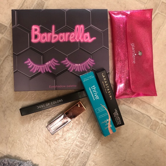 Makeup bundle - Picture 1 of 8